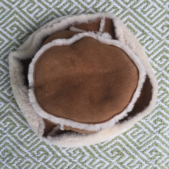 Coach Shearling Child's Hat - Picture 4 of 4